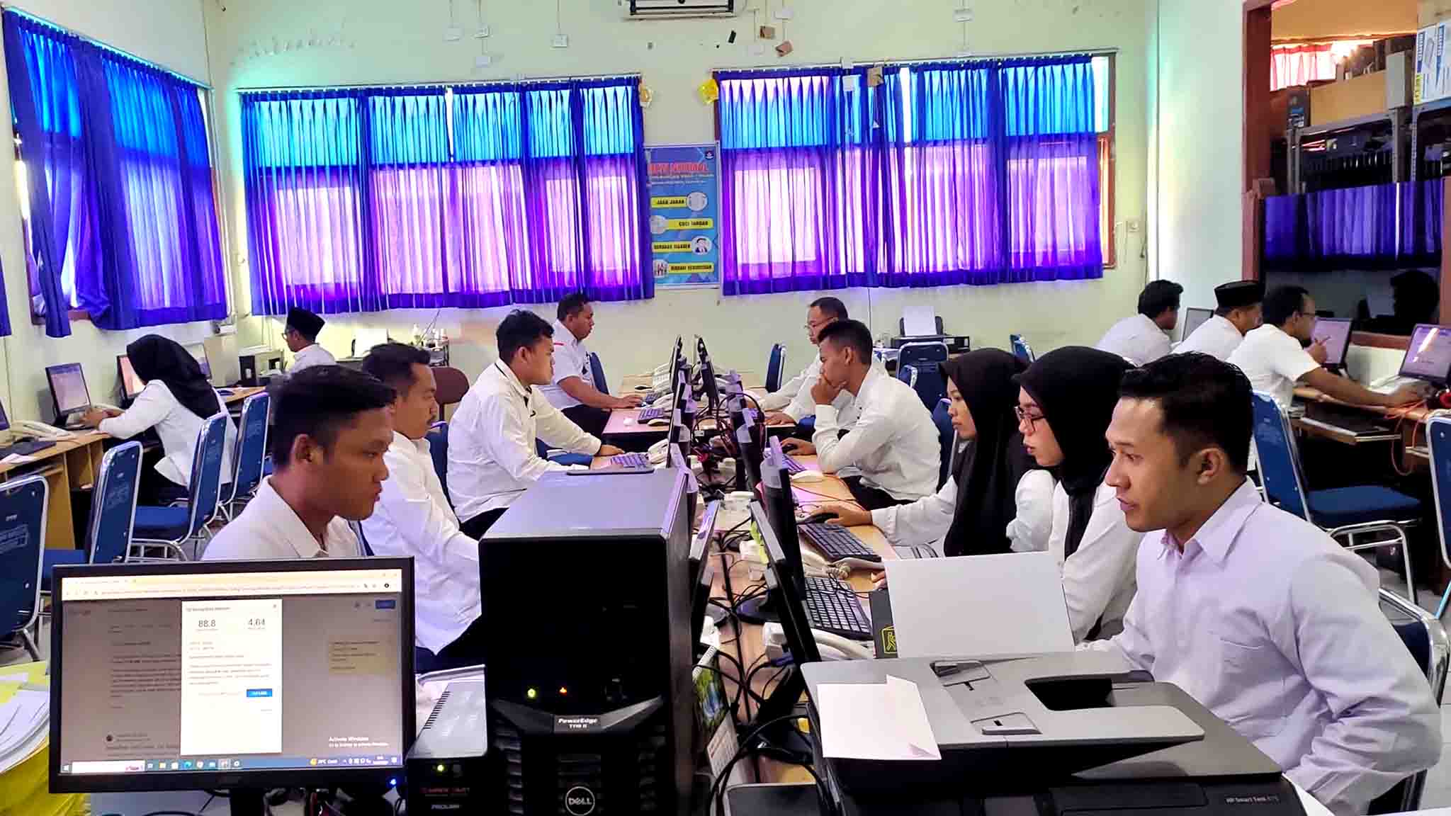 BAWASLU NGAWI GELAR TES TULIS (CAT) BAGI CALON PANWASCAM PILKADA 2024