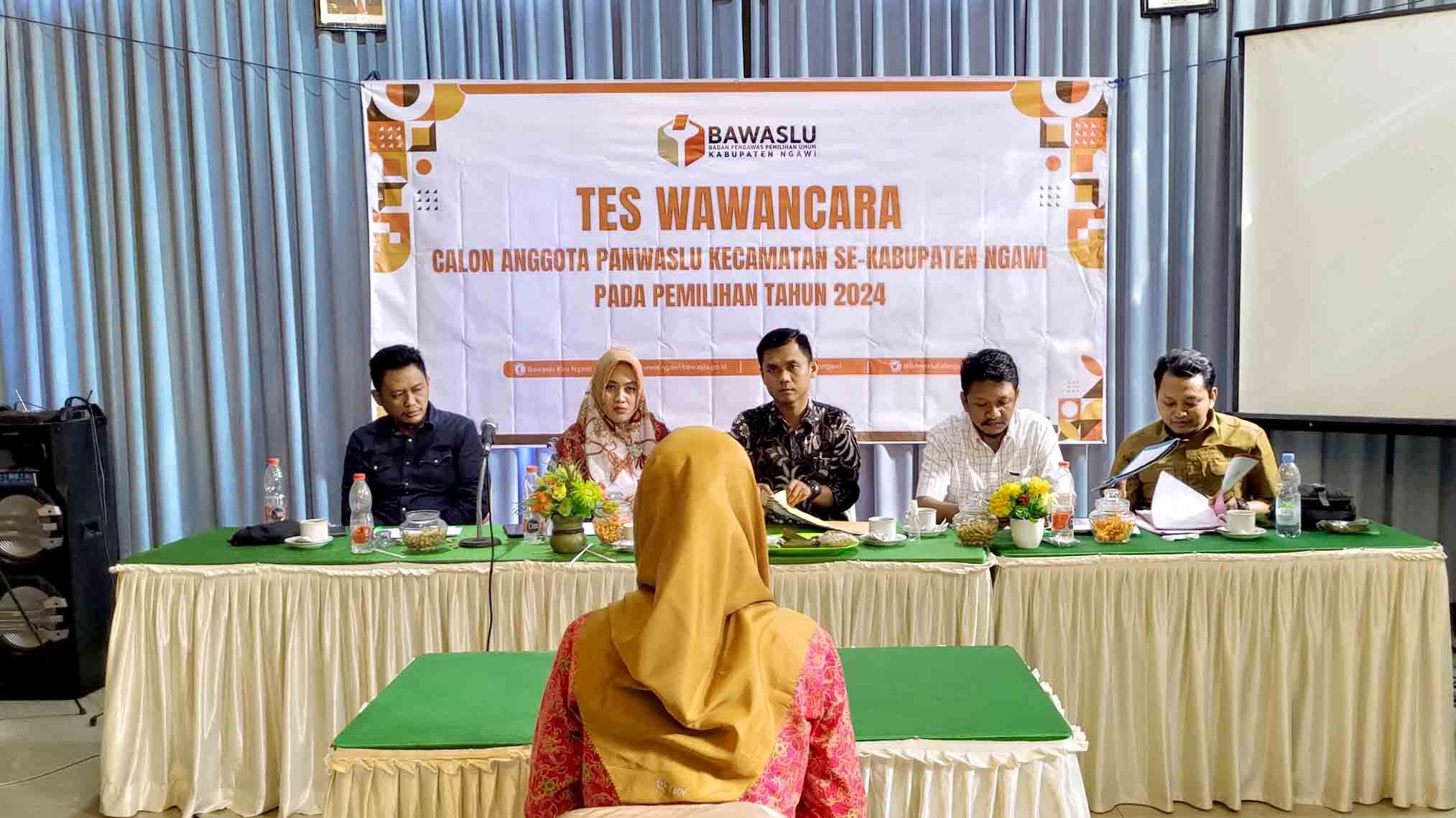 BAWASLU NGAWI GELAR TES WAWANCARA CALON ANGGOTA PANWASLU KECAMATAN