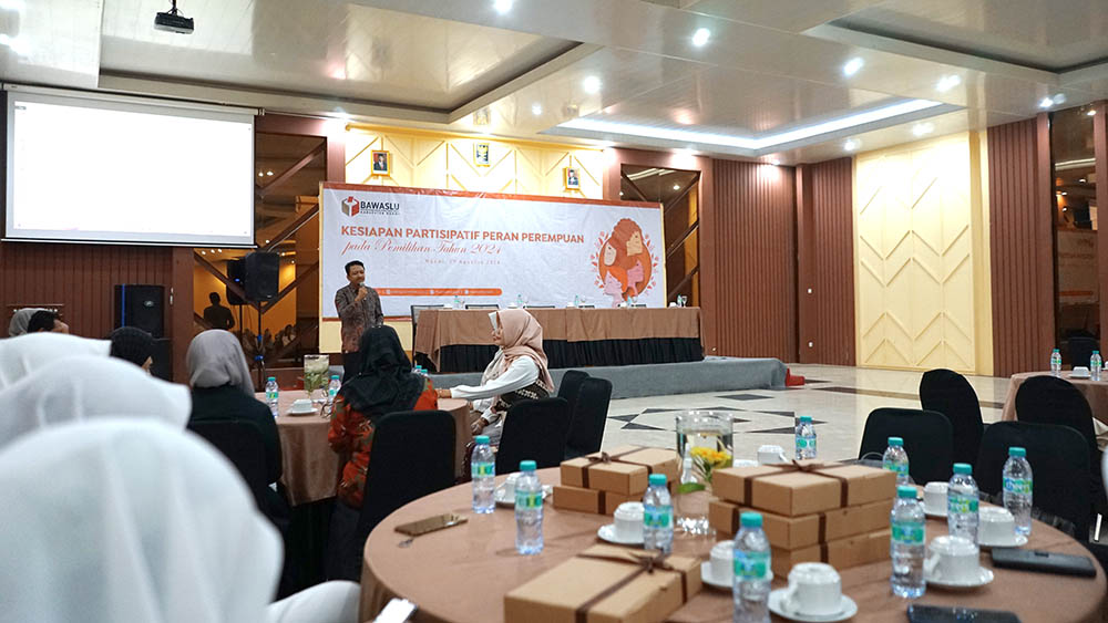 KETUA BAWASLU NGAWI; PEREMPUAN ADALAH PENJAGA PERADABAN