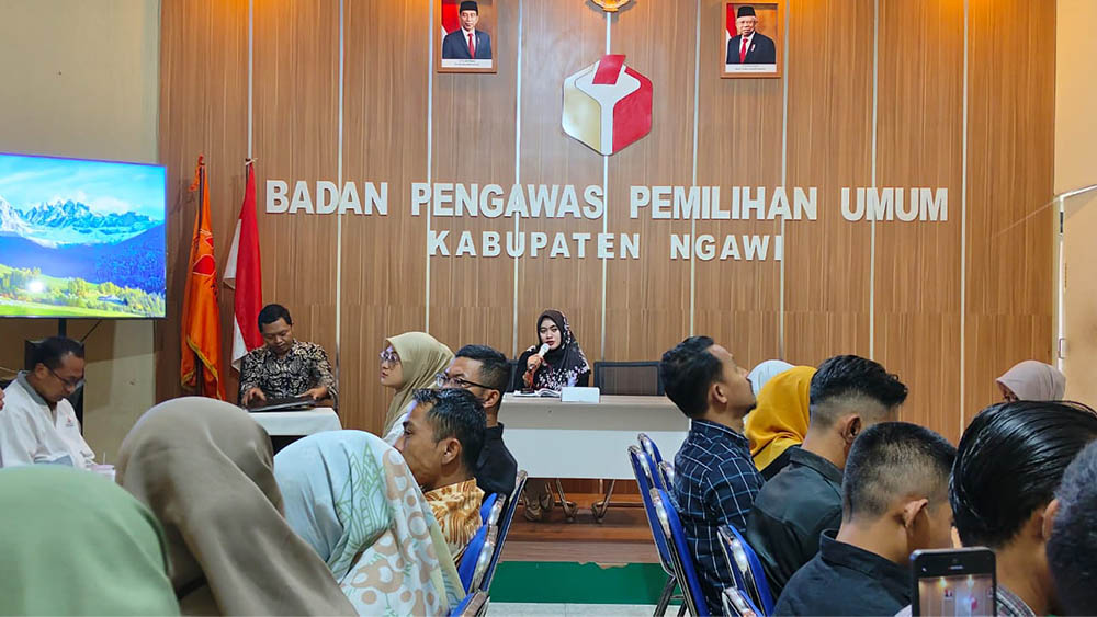 KOORDINATOR DIVISI PENCEGAHAN GELAR RAPAT KOORDINASI BERSAMA PANWASCAM JELANG PLENO DPHP TINGKAT KABUPATEN
