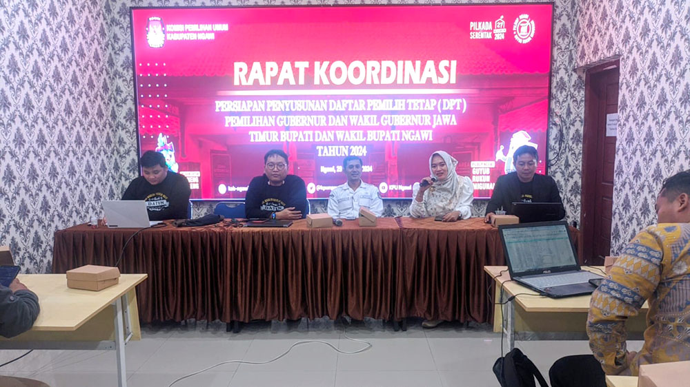 PERSIAPAN PENYUSUNAN DPT PEMILIHAN 2024: BAWASLU NGAWI INGATKAN JAJARAN KPU NGAWI