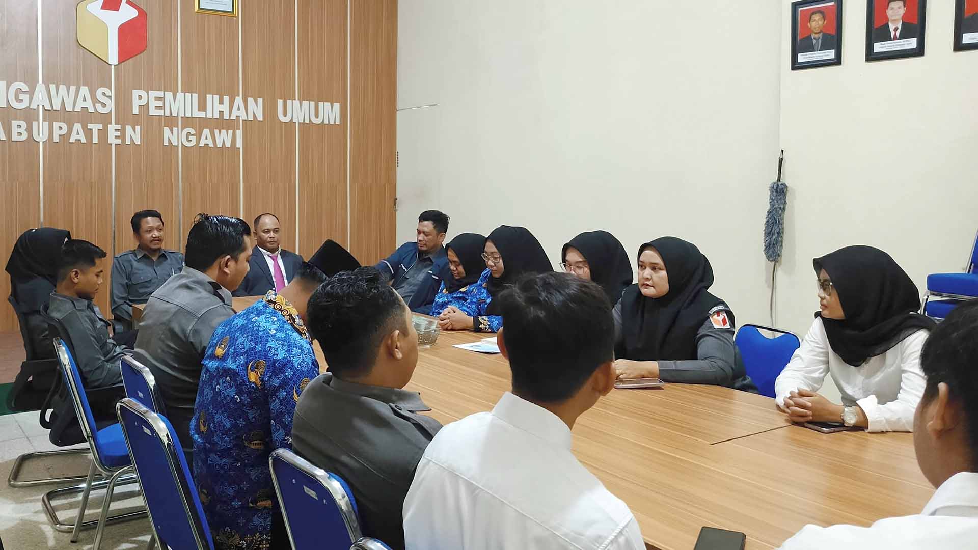 Bawaslu Kabupaten Ngawi Terima Tiga CPNS Baru 