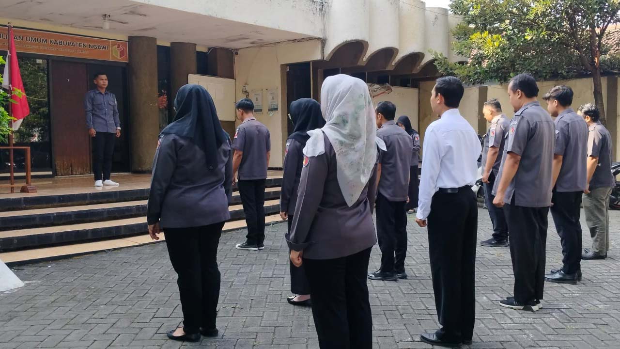 Saroni Pimpin Apel Senin, Tekankan Kekompakan dan Semangat Nasionalisme
