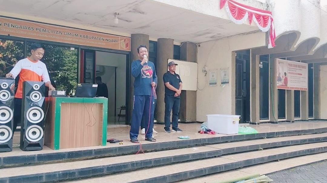 Bawaslu Kabupaten Ngawi Meriahkan HUT ke-80 RI dengan Lomba-Lomba Penuh Semangat Kebersamaan