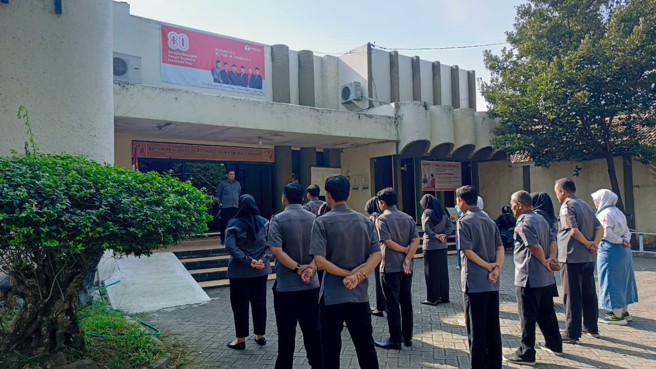 Apel Pagi Senin Bawaslu: Sambut Peserta Magang, Tegaskan Peran Bawaslu di Luar Tahapan Pemilu