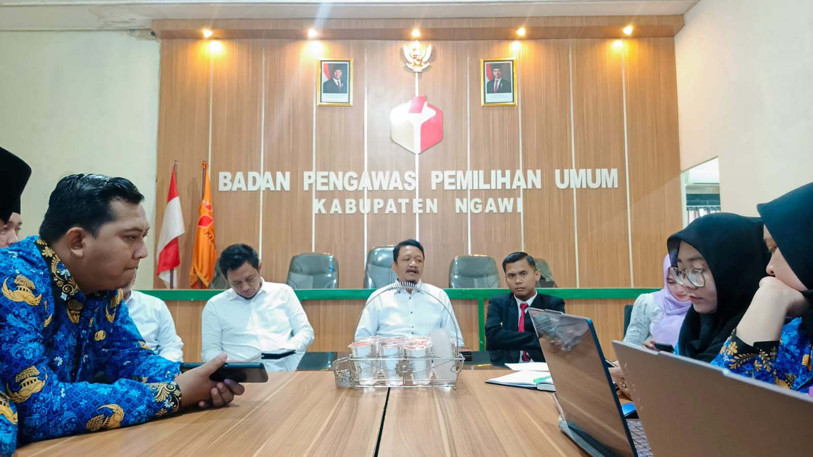 Perkuat Komunikasi Internal, Bawaslu Ngawi Gelar Rapat Staf Awal Bulan