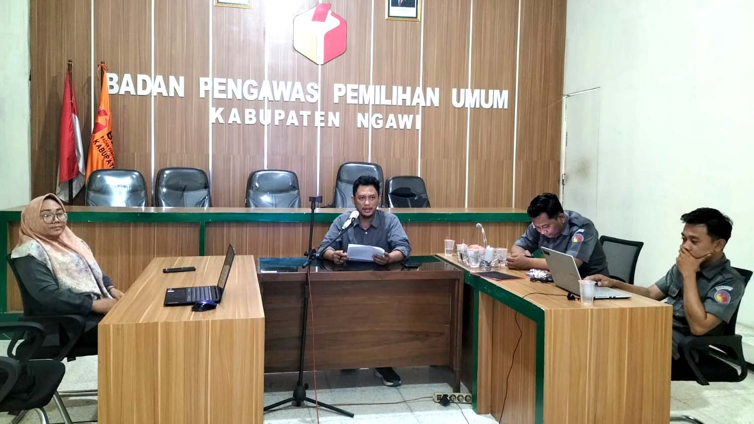 Bawaslu Ngawi Paparkan Strategi Menjaga Kepercayaan Publik dengan Data, Informasi dan Publikasi 