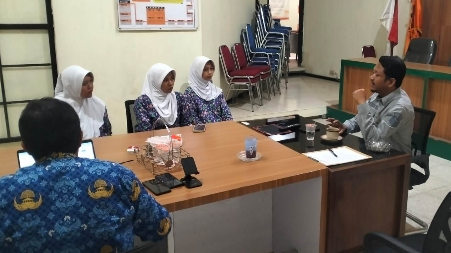 Magang Edukatif: Siswa SMK Negeri 1 dapat Wawasan Langsung tentang Kelembagaan Bawaslu Kabupaten Ngawi
