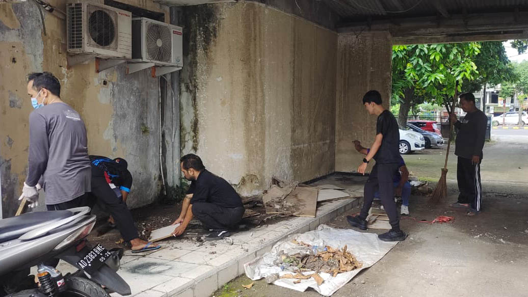 Bawaslu Kabupaten Ngawi Gelar Jumat Sehat dengan Senam Pagi dan Bersih-Bersih Kantor