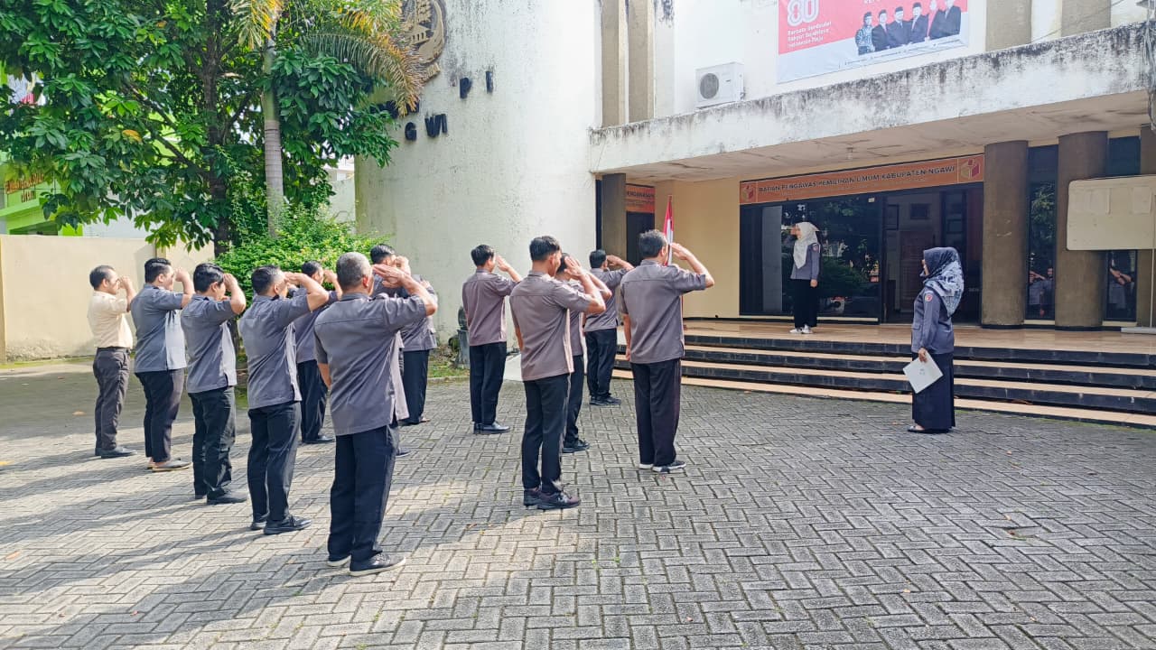 Apel Hari Senin Bawaslu Kabupaten Ngawi, Pembina Tekankan Peningkatan Kinerja dan Profesionalitas SDM