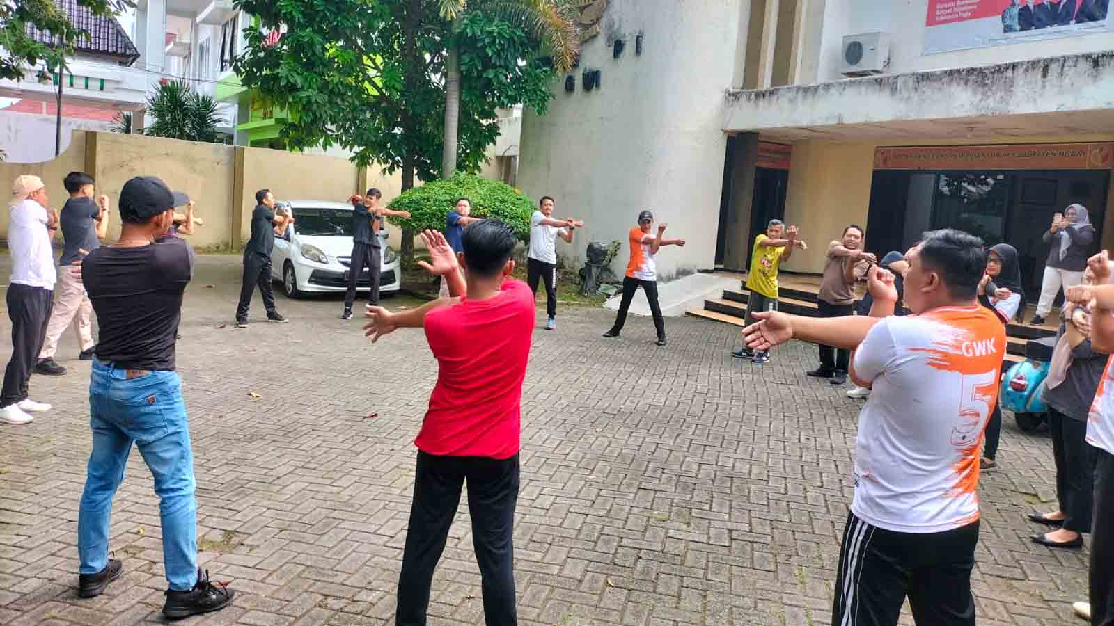 Perkuat Integritas dan Kepedulian Lingkungan, Bawaslu Kabupaten Ngawi Jalankan Program Jumat Sehati dan Jumpa Berlian