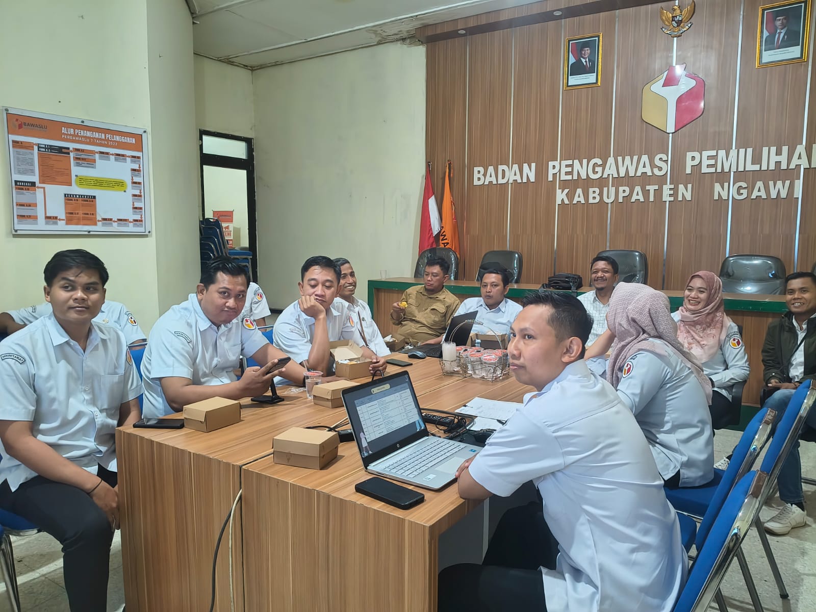 Bawaslu Kabupaten Ngawi Adakan Rapat Internal, Evaluasi Pengawasan Uji Petik PDPB 2026