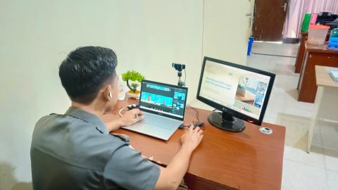 Perkuat Pengelolaan Daftar Informasi Publik, Staf PPID Bawaslu Kabupaten Ngawi Ikuti Bawaslu Mengajar Sesi 2