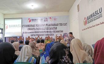 Koordinasi 38 Kabupaten/kota sejawa timur terkait persiapan tes CAT pada perekrutan panwaslu kecamatan bagi pendaftar baru dalam pemilihan tahun 2024