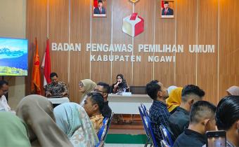 KOORDINATOR DIVISI PENCEGAHAN GELAR RAPAT KOORDINASI BERSAMA PANWASCAM JELANG PLENO DPHP TINGKAT KABUPATEN