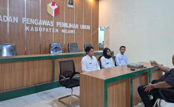 CPNS Bawaslu Ngawi Dibekali Etika Komunikasi dan Sikap Proporsional