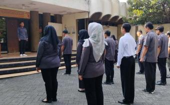 Saroni Pimpin Apel Senin, Tekankan Kekompakan dan Semangat Nasionalisme