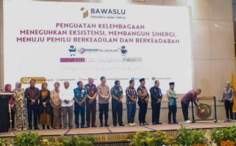 Dalam kick off penguatan kelembagaan warits: penguatan kelembagaan adalah investasi jangka panjang demokrasi