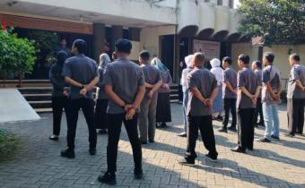 Bawaslu Kabupaten Ngawi Gelar Apel Pagi, Saroni Tekankan Integritas dan Semangat Kebersamaan