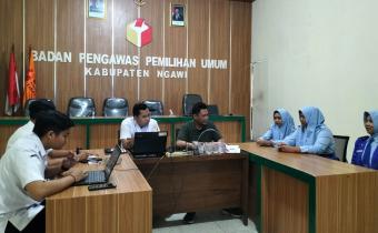 Bawaslu Ngawi Kenalkan Proses Penanganan Pelanggaran Pemilu kepada Siswa PKL SMK Negeri 1 Ngawi