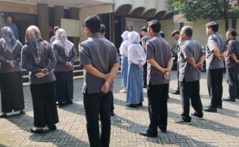 Ketua Bawaslu Ngawi Tekankan Tindak Lanjut Rekomendasi Penguatan Kelembagaan dalam Apel Pagi