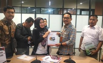 Bawaslu Kabupaten Ngawi Serahkan Laporan Akhir Kehumasan Tahun 2025