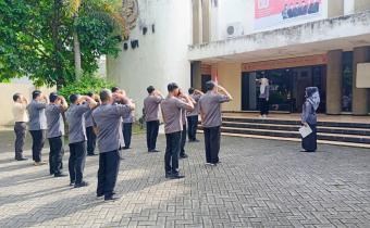 Apel Hari Senin Bawaslu Kabupaten Ngawi, Pembina Tekankan Peningkatan Kinerja dan Profesionalitas SDM