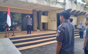 Bawaslu Kabupaten Ngawi Gelar Apel Senin Pagi, Ketua Tekankan Optimalisasi Kinerja di Pekan Efektif Dua Hari
